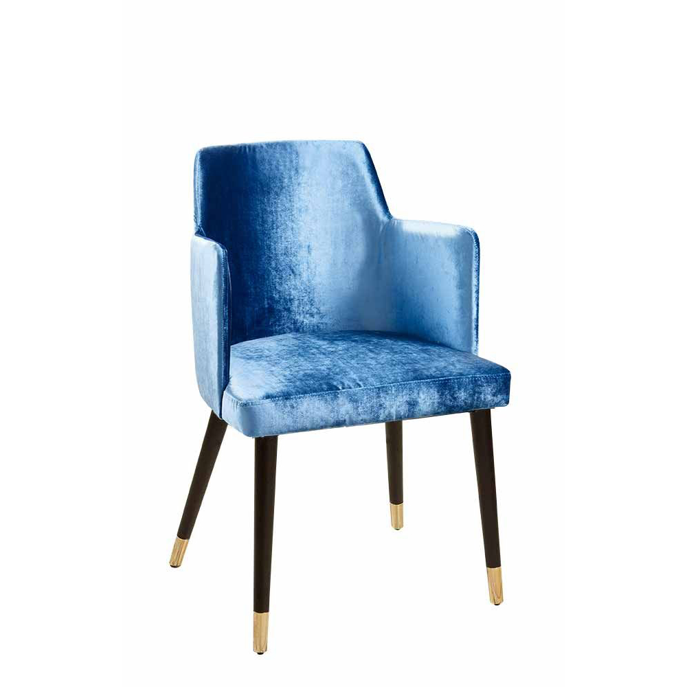 mit goldfarbigen Füßen (gegen Aufpreis)