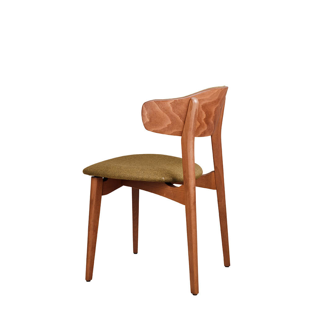 Gepolsterter Holzstuhl Kani-2P für Gastronomie – Vorderansicht