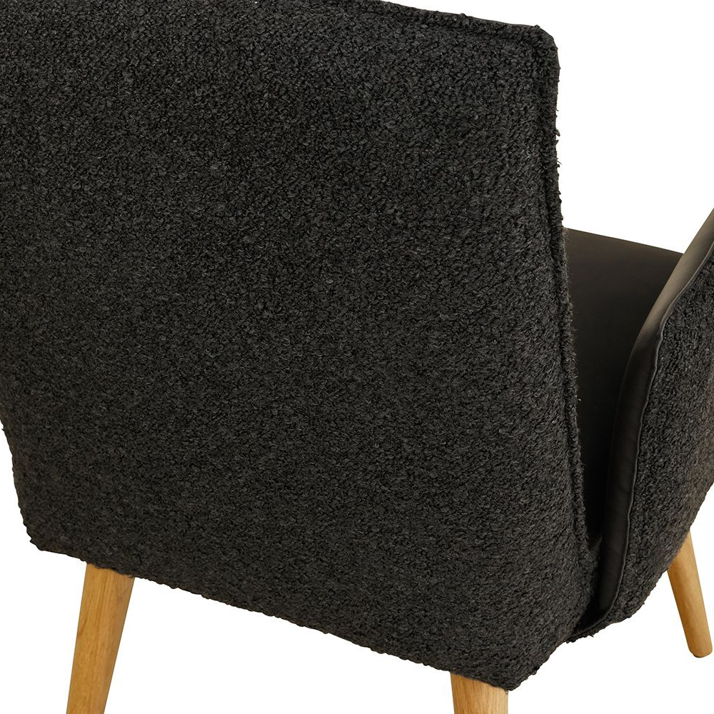 Gestell: Eichenholz │ Bezug (innen): A1987 │ Bezug (außen): Antelao-421