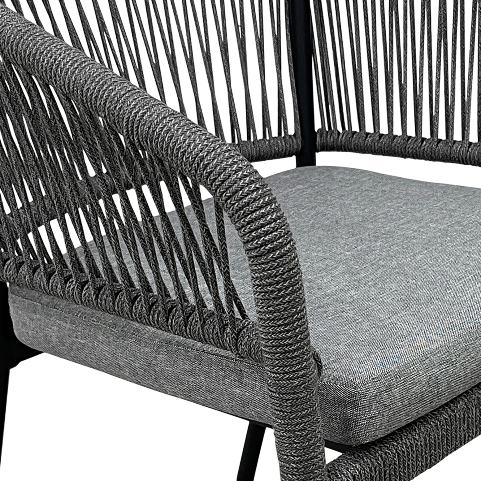Densa Grey Outdoorstuhl mit Armlehnen, Sitzkissen und Geflecht – armlehnen