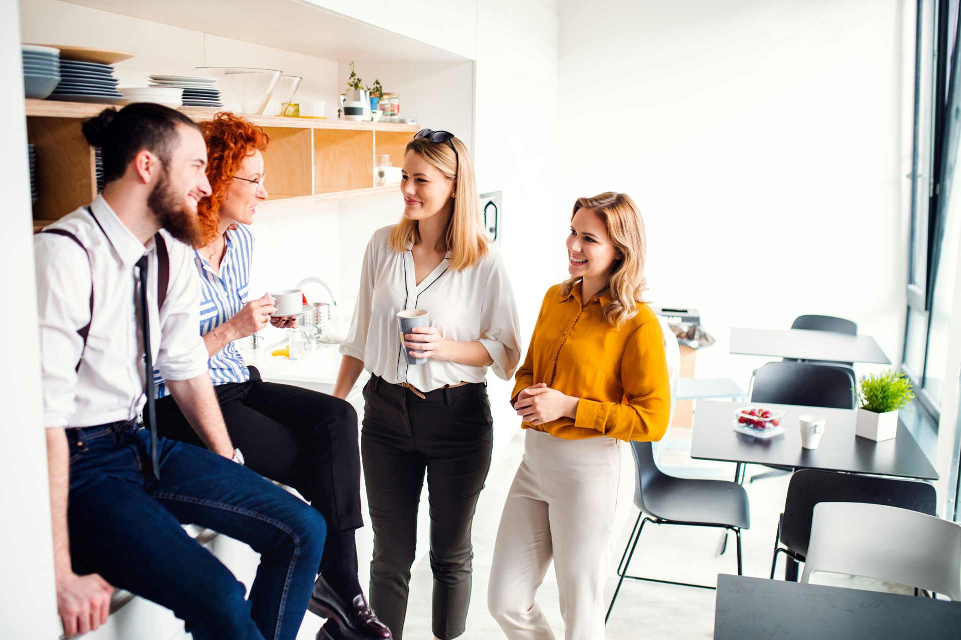 Büroküche einrichten – Tipps, Ideen & Möbel