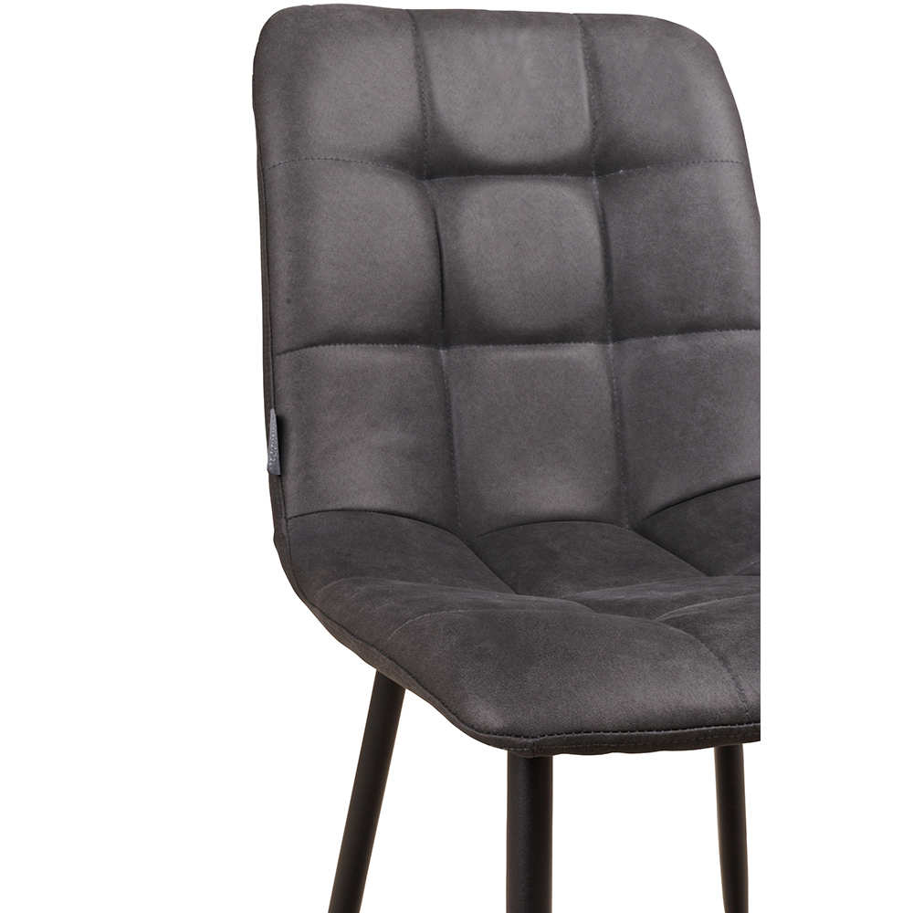 Polsterstuhl Derri Yuma-16 – ein Stuhl mit quadratischer Steppung und schwarzem Metallgestell für Gastronomie Detailansicht Polsterung