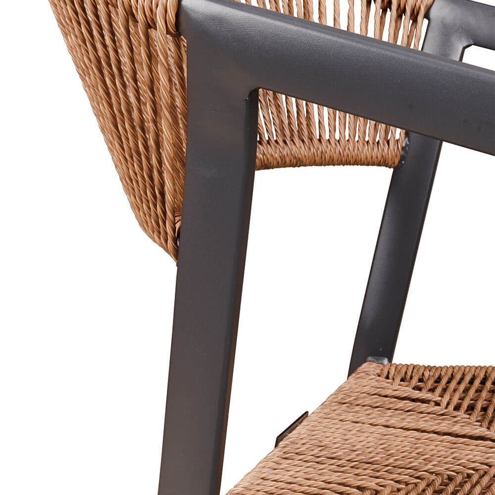 Detailansicht des Sponto-X Natur mit naturfarbenem Kunststoffgeflecht und anthrazitfarbenem Gestell