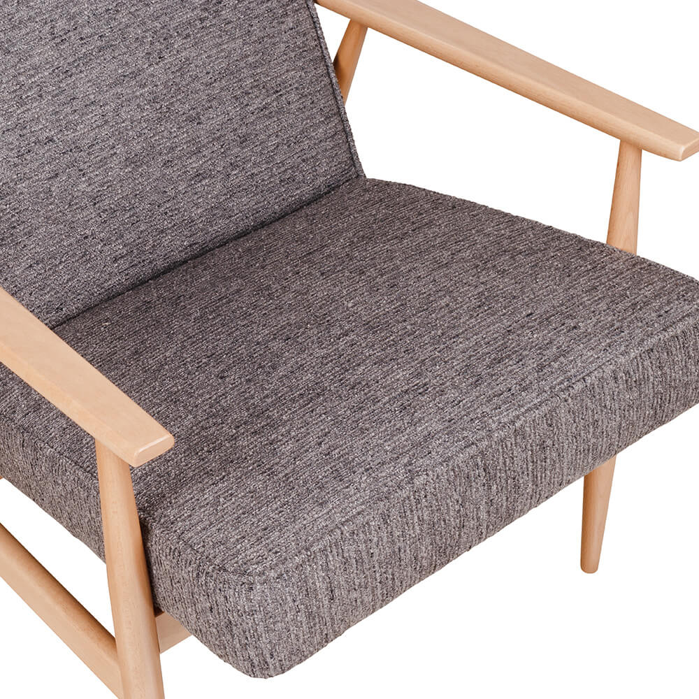 Loungesessel Valara aus Buchenholz mit gepolsterter Sitzfläche