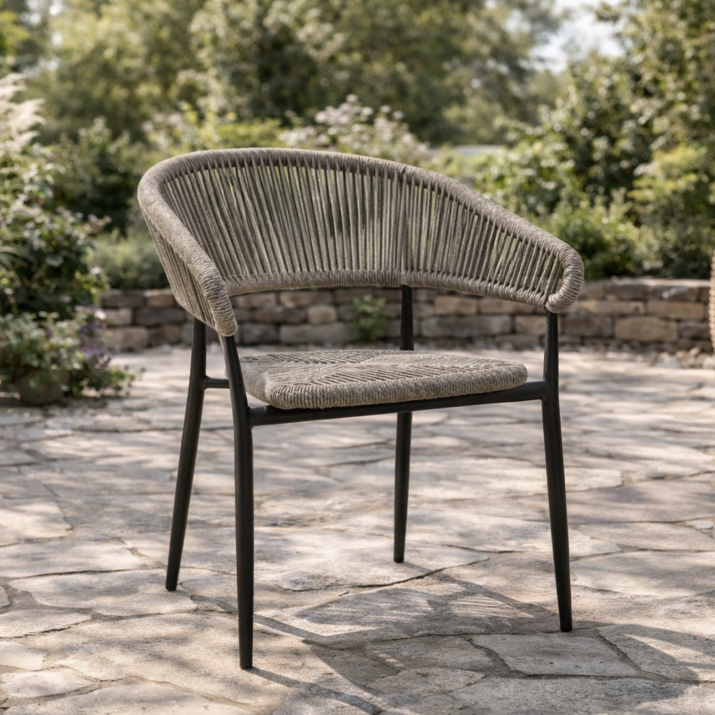 Jacora Silver-Grey Outdoorstuhl mit Geflecht – Milieubild Einzeln