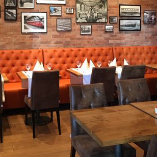 Beizton: Wenge/Bezug: Softy-14/Foto: Fa. Autogrill, Olten (CH)