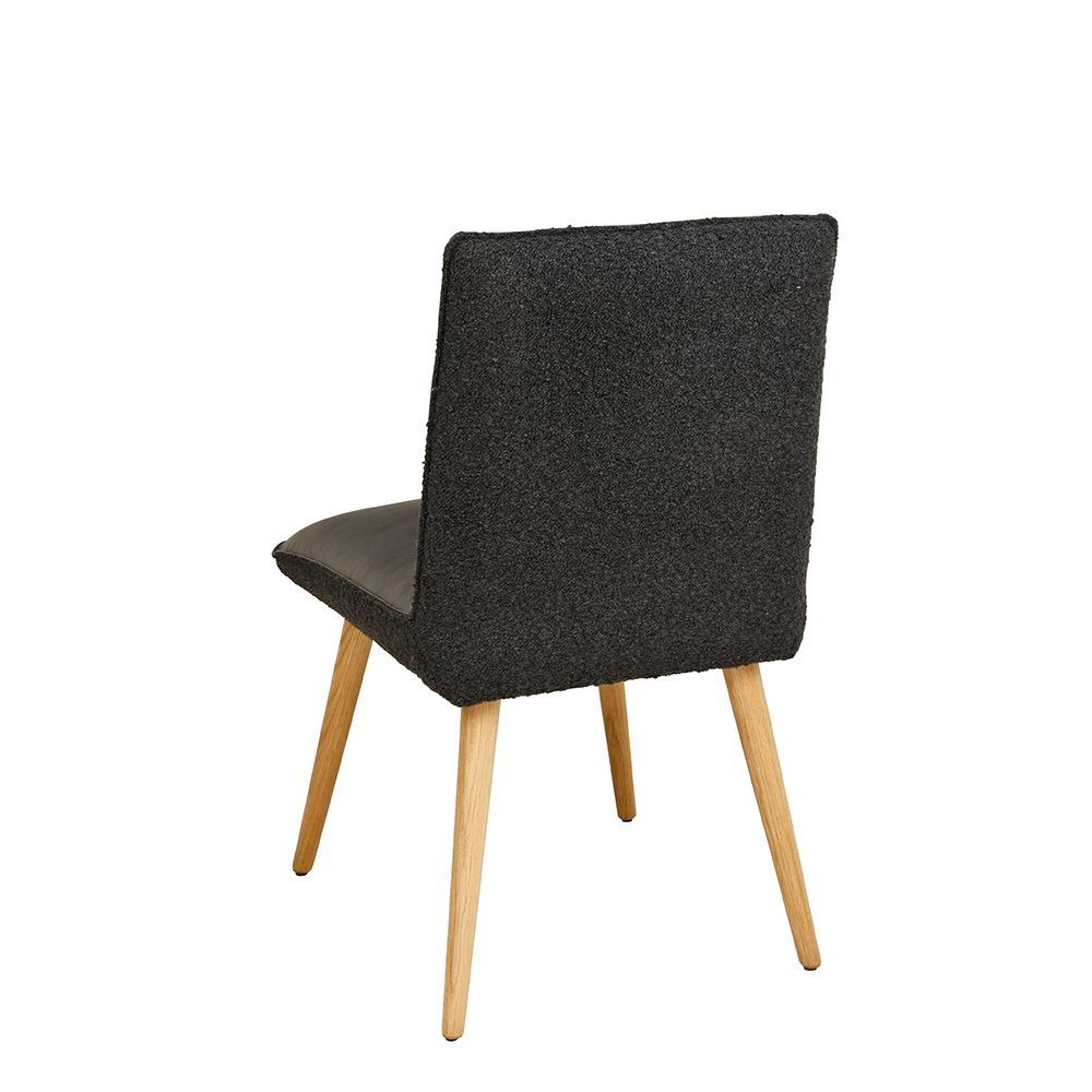 Beine: Eichenholz │ Bezug innen: A1987 │ Bezug außen: Antelao-421