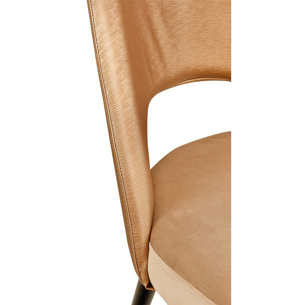 Beizton: Schwarz / Bezug Sitz: Riviera-24 / Bezug Rücken: Mercader bambu Bronze