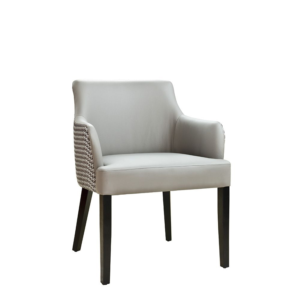 Beizton: Schwarz/Bezug: Kaiman-494 (innen), Cassio-14 (außen)